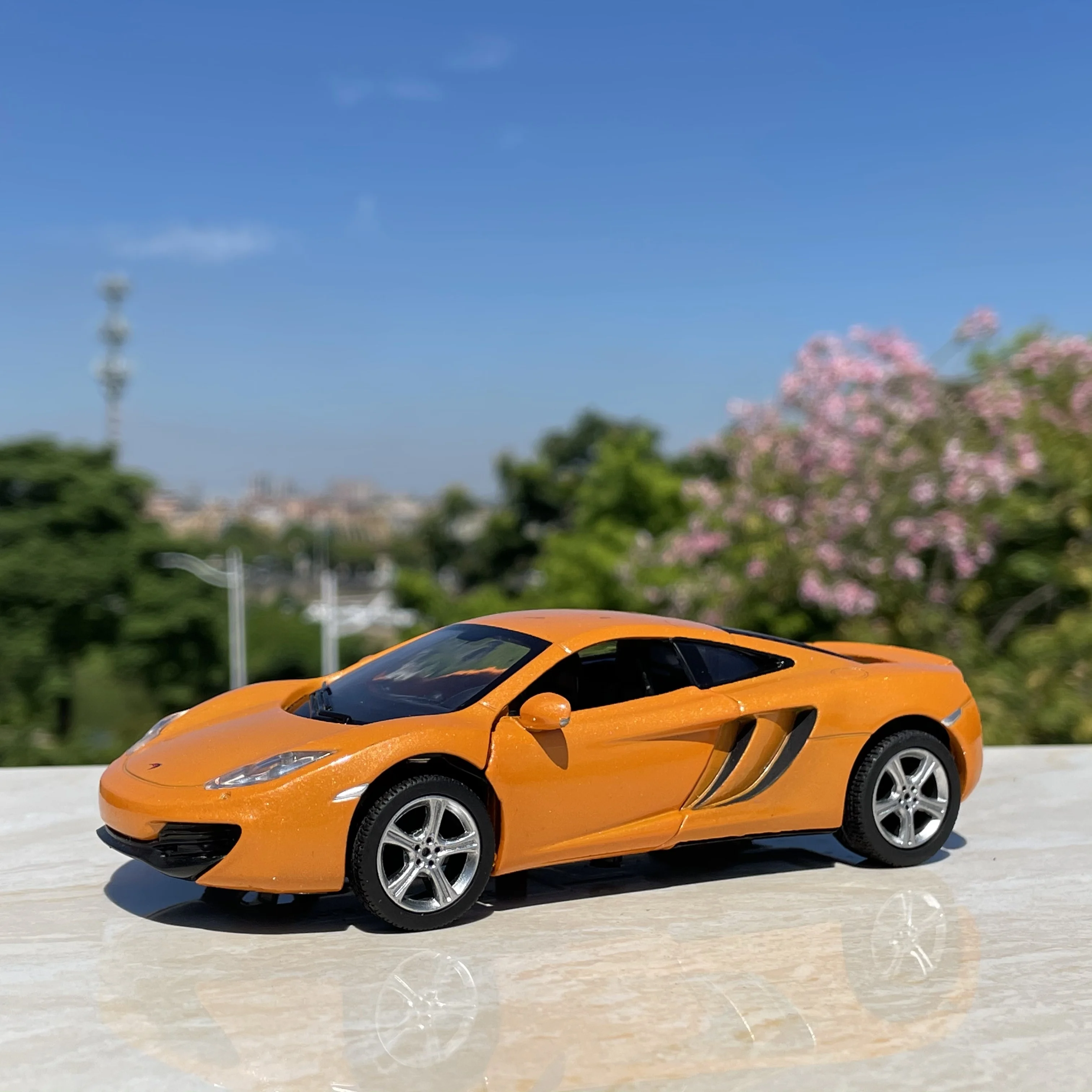 

Литой под давлением масштаб 1:32, McLaren MP4-12C, модель автомобиля из сплава, Коллекционная игрушка, подарок, сувенир, украшение для дисплея