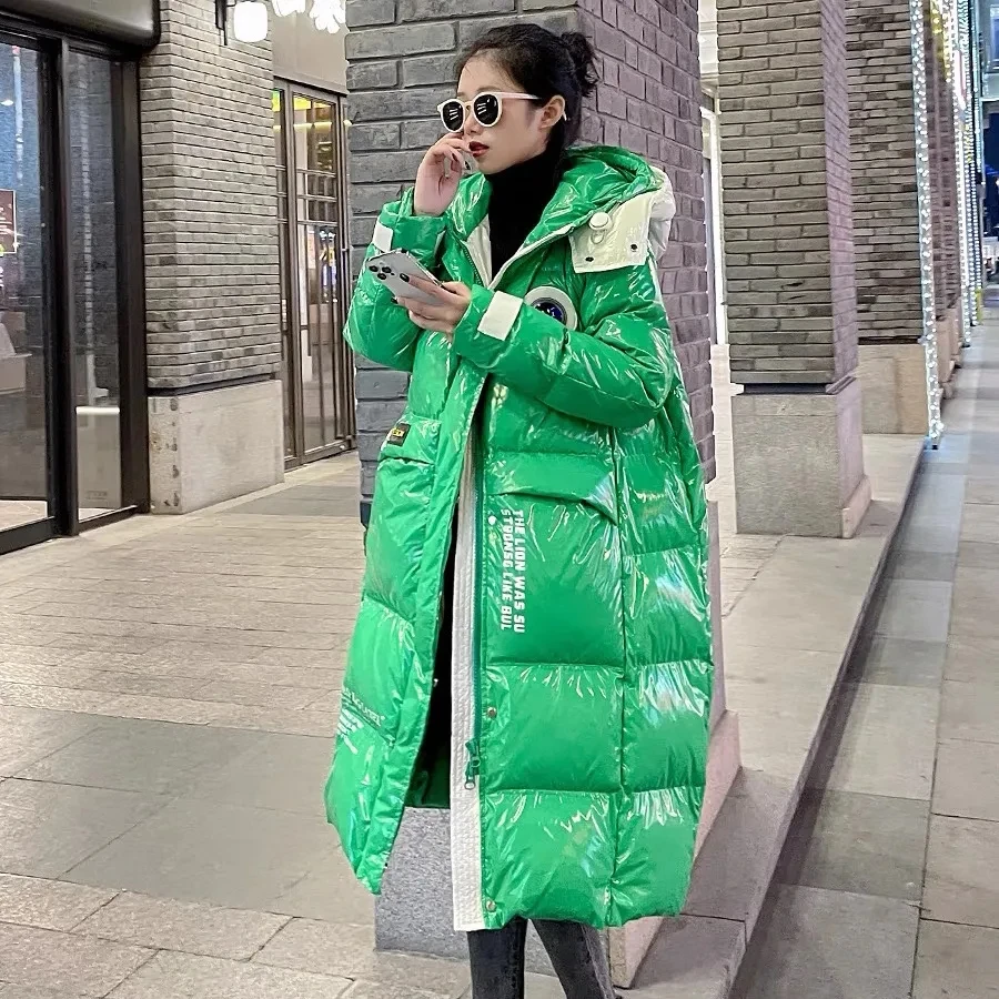 フード付きコントラストハイグロスノーウォッシュニーレングスダウンジャケット レディース 2025年冬新作 ロング厚手スノーパーカーオーバーコート