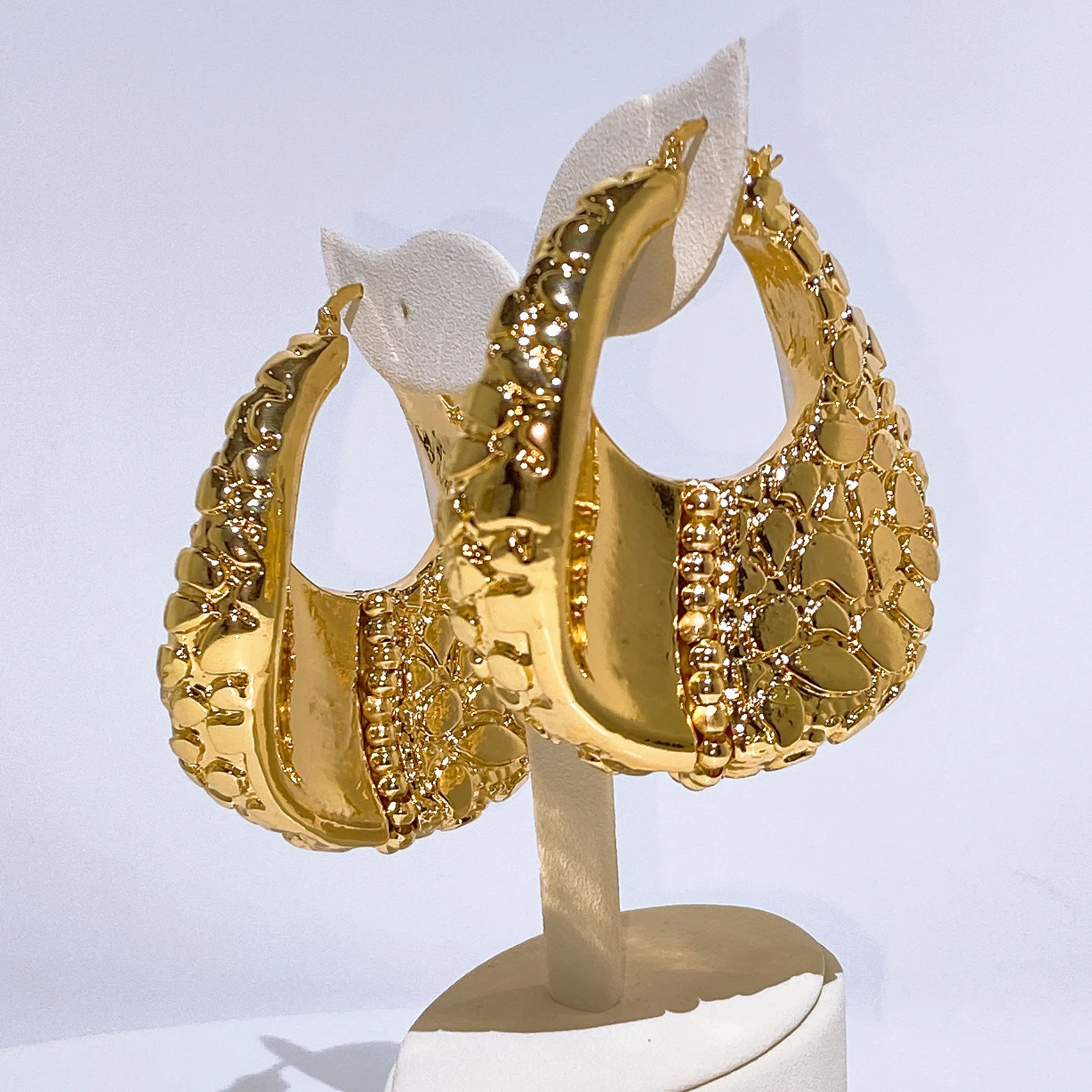 Women Chunky Textured Scale Hoop Earrings 18K Gold Plated Irregular Teardrop Huggie Hoops Vintage Statement Earrings African