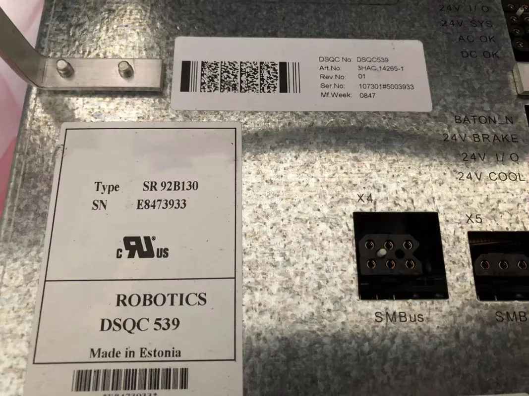 DSQC 539 DSQC539 3HAC14265-1 Блок питания SR92B130 в хорошем состоянии