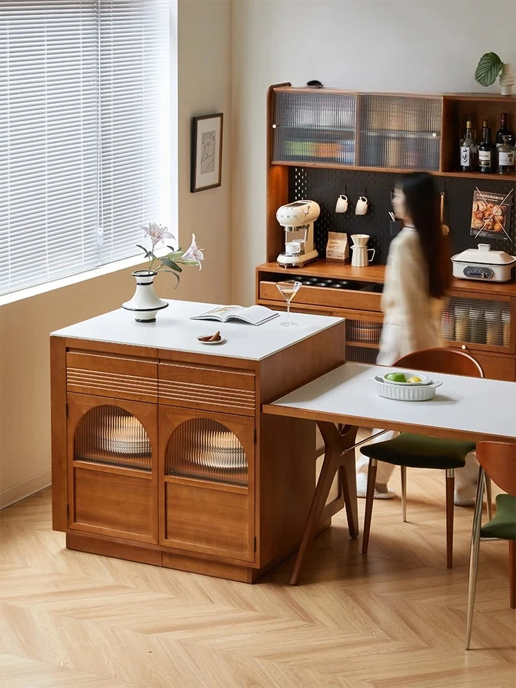 

Скандинавский антикварный стиль, твердая древесина, простота, каменная плита, кухонный остров, сервант, шкаф