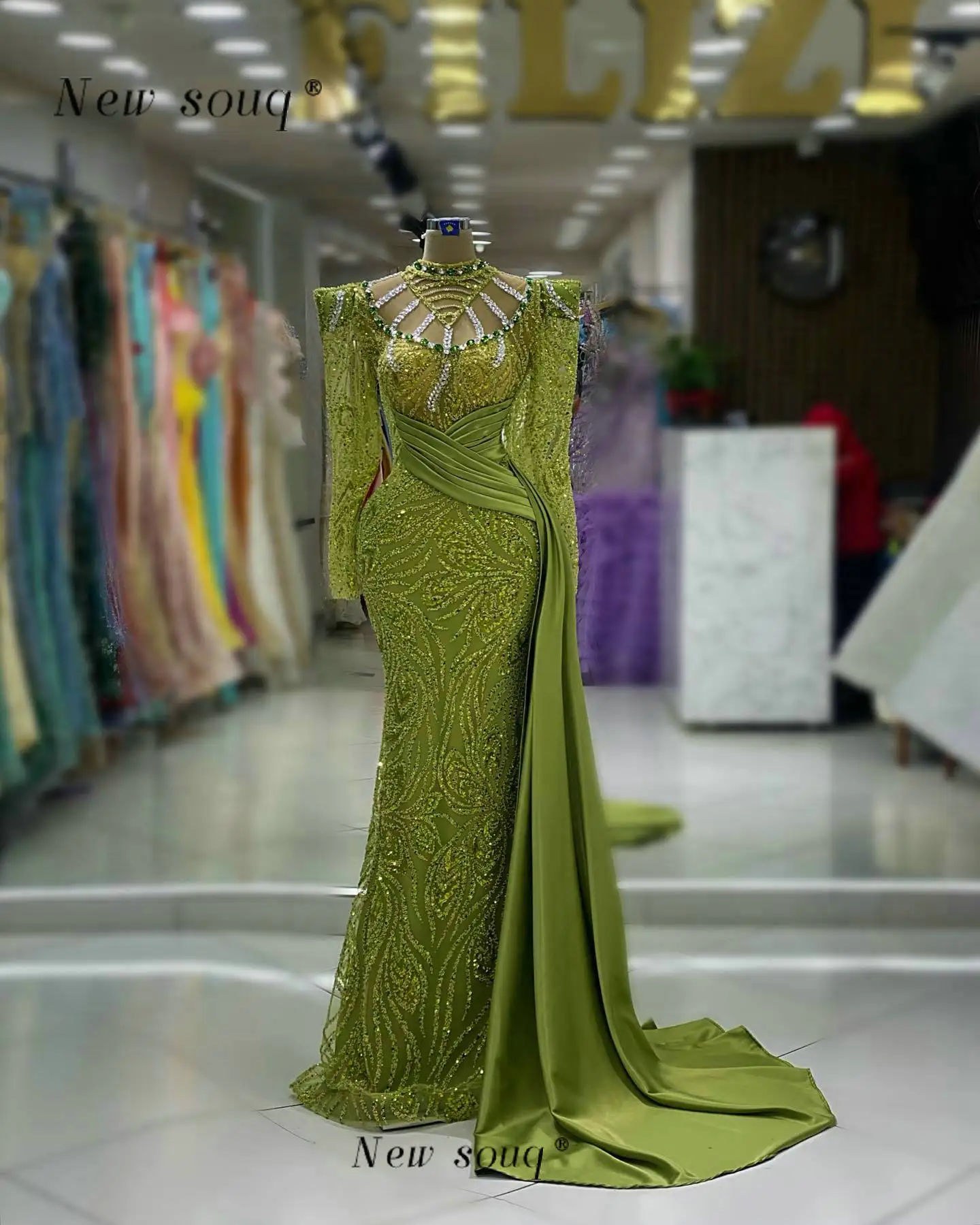 

Dubai Muslim Lime Green Long Sleeves Evening Dresses with Satin Side Train Middle East Turkey Crystals Sequins Events Party Gown