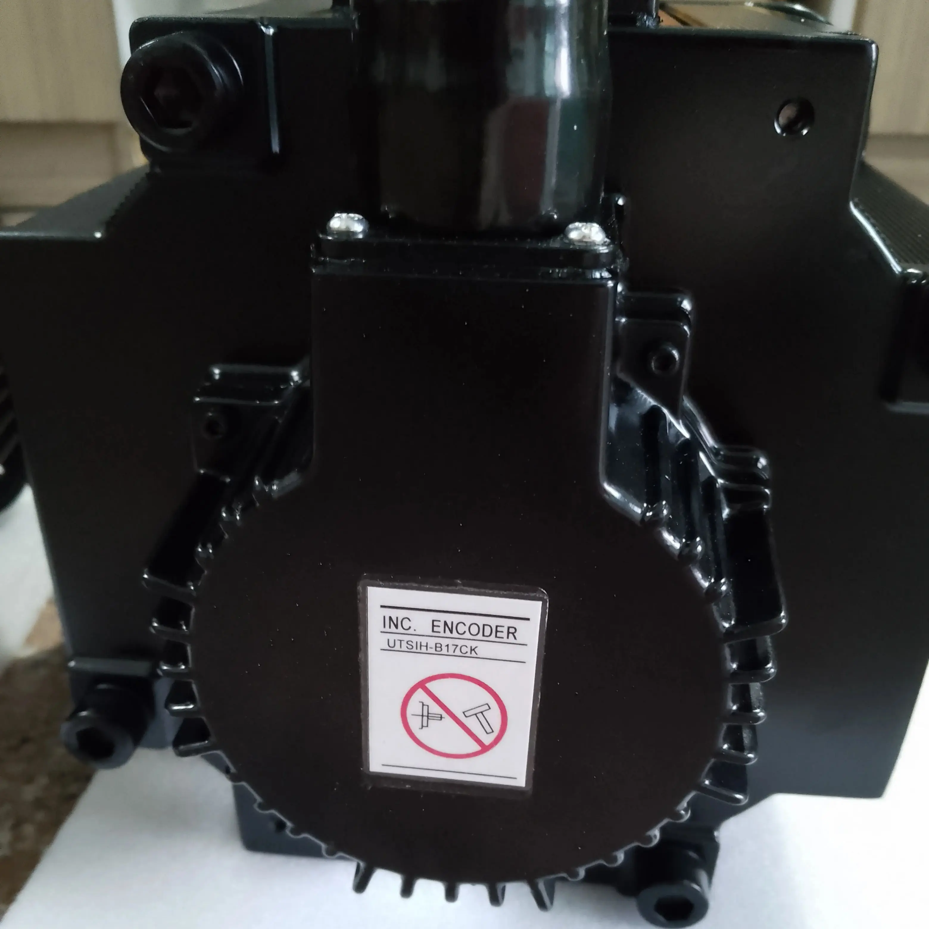 SGMGH-30DCA6F-OY Brand new Servo motor SGMGH 30DCA6F OY，Fast shipping