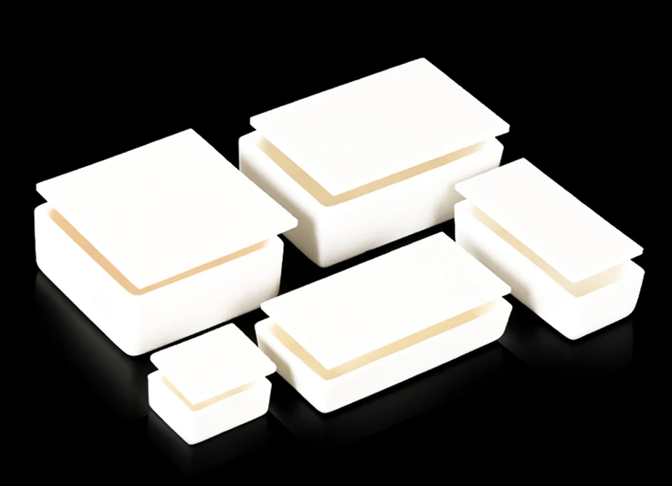 Quadratischer Tiegel aus 99% Aluminiumoxid mit konvexem Innendeckel, Seitenlänge ≥60mm, hochtemperaturbeständig, für Muffelofen-Sinterexperimente. – Detail 6