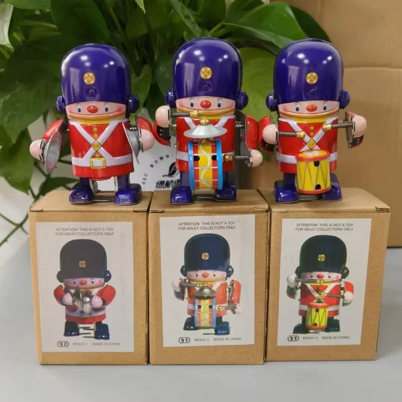 [Funny] Collection Retro Clockwork Wind up Metal Walking Tin brass military band robot toy Mechanical toys kids christmas gift