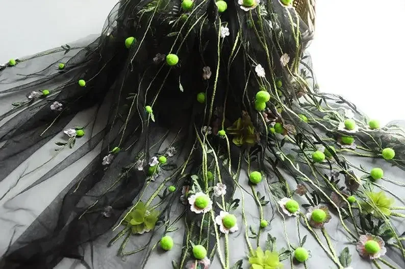Ricamo con pompon di fiori in chiffon 3D Tessuto di pizzo morbido rosa verde Pom Pom Trim Tessuto di pizzo a rete per abito da sposa in pizzo velo