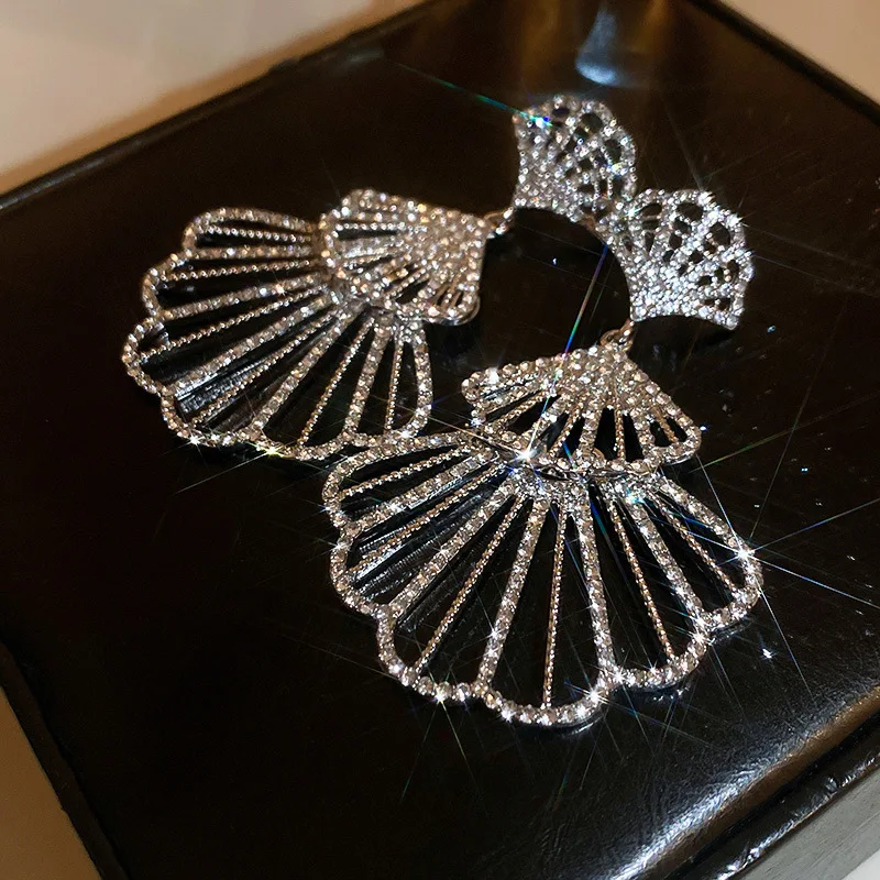 Three-layer Hollow Out Fan Rhinestones Dangle Earrings Women Dedicate Shell-shaped Drop Earrings Wedding Banquet Jewelry C