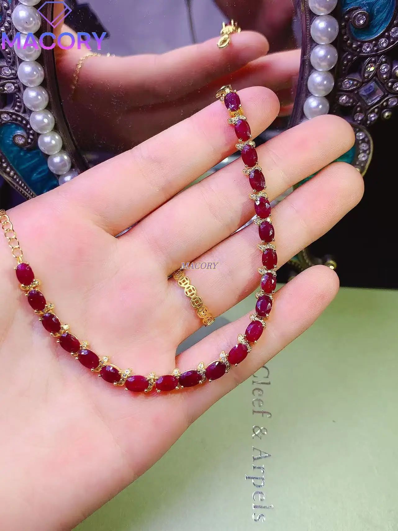 سوار روبي أحمر رائع للنساء، فضة استرلينية 925، تصميم كلاسيكي أنيق جديد، ألوان أحجار كريمة نابضة بالحياة، مصنوع بدقة