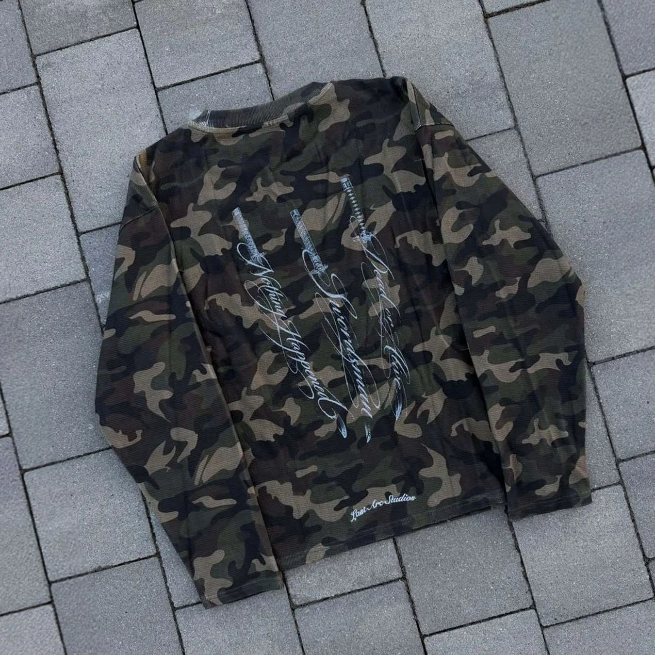 Autumn and Winter High Street Camouflage Men's and Women's Waffle Vintage Tiger Print Loose and Versatile Long Sleeve T-shirt