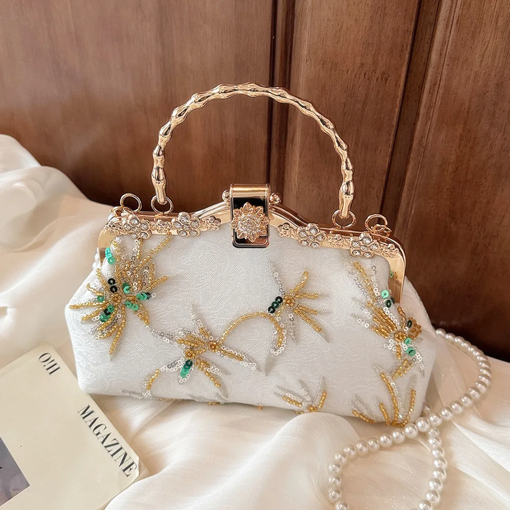 

Retro Chinese Style Beading Embroidery Shell Evening Bag For Women Metal Handle Handbags For Women Prom Party Chain Shoulder Bag