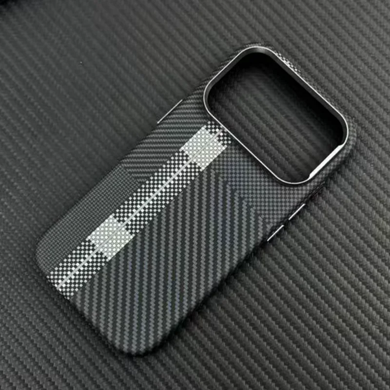 Metall-Objektiv für MagSafe Mattierte Hülle für iPhone 17 18 Pro Max 16 15 14 13 Carbonfaser-Textur Kabelloses Laden Matte PC-Abdeckung – Detail 8