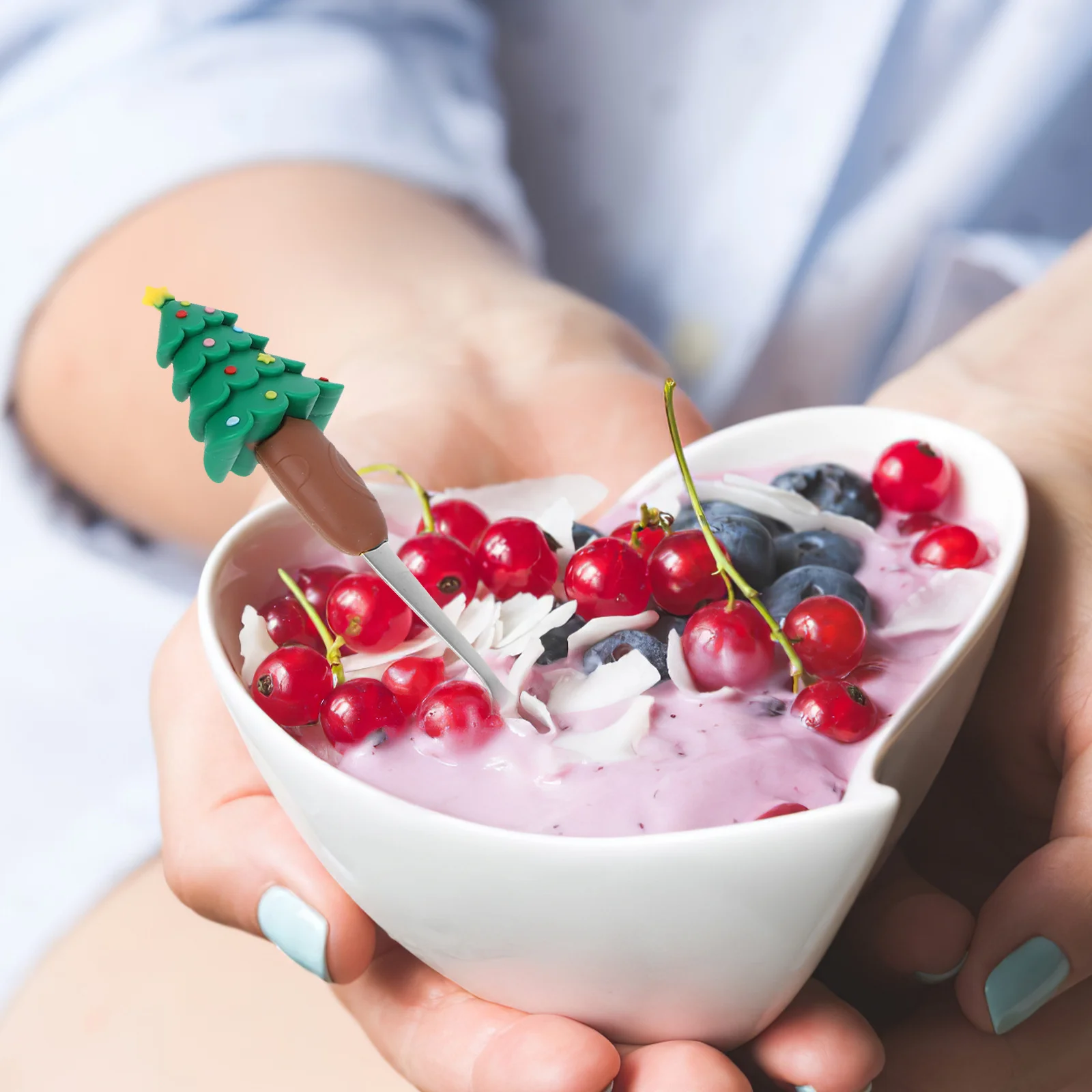 

4Pcs Christmas Cartoon Stainless Steel Dessert Coffee Tea Spoons Long Handle Stirring Spoons Festive Tableware Cute Holiday Set