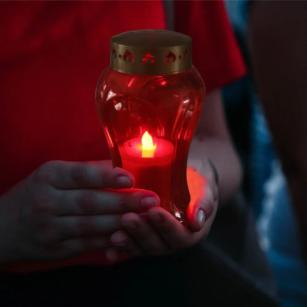 Solar Powered Memorial Grave Light AA Battery Powered Plastic Flameless Prayer Lamp Flameless Weather Resistant Eternal Lamp