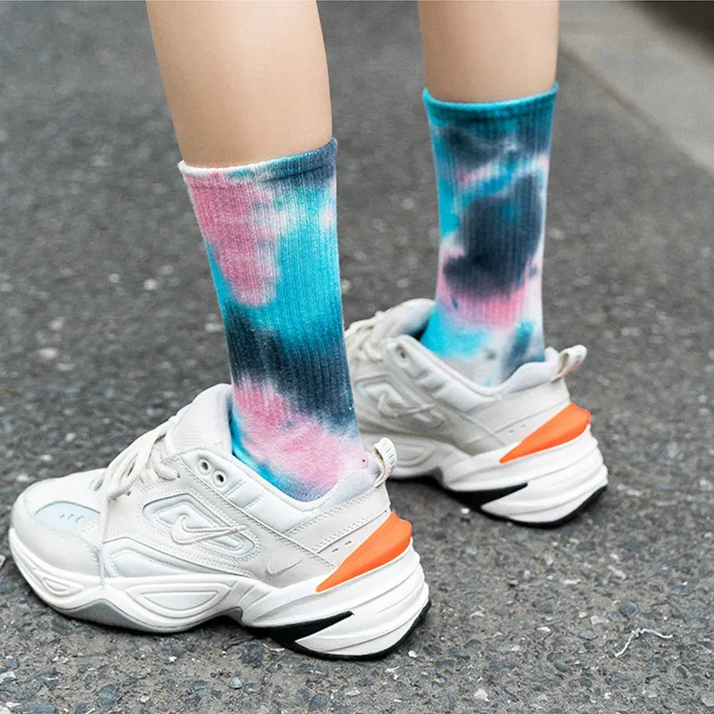 CHRLEISURE 2 Pairs/Set Mid-tube Men\'s Cotton Socks Tie Dye Trend Socks Gradient Color Fashion Sports Personality Socks