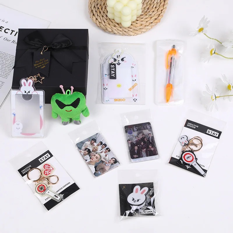 صندوق مجموعة بضائع المشاهير الجديد من SK مع بطاقة مجموعة المشاهير بنفس النمط هدية تذكارية قابلة للجمع