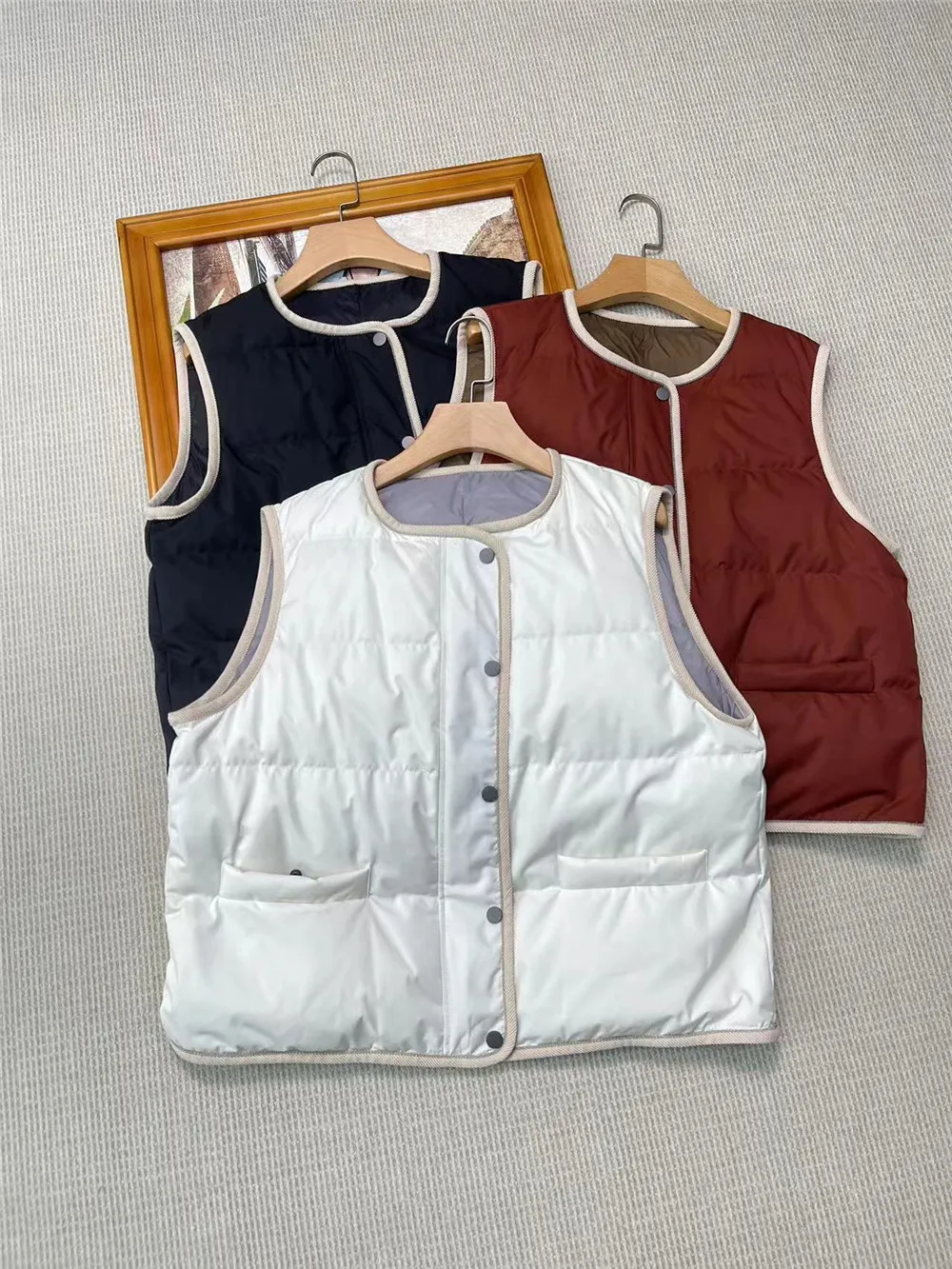 

Winter Goose Down Vest O-Neck Zipper Contrast Color Sleeveless Waistcoat Jacket