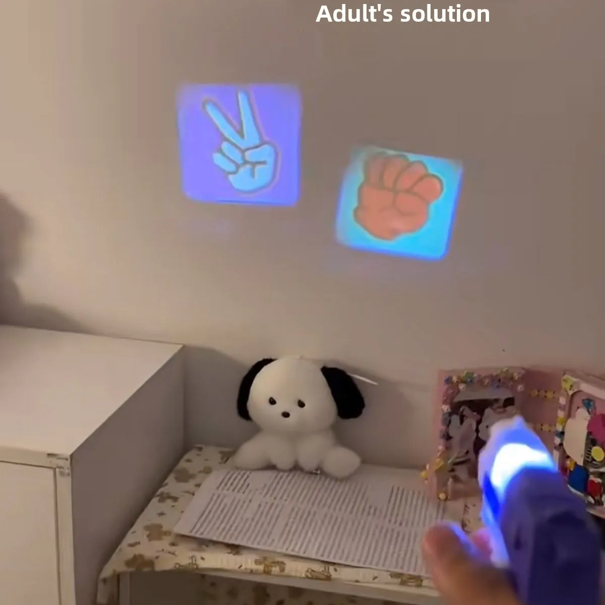 

Guessing Projection Gun Scissors Stone Cloth Party Interactive Game Creative Luminous Toy with BATTERY