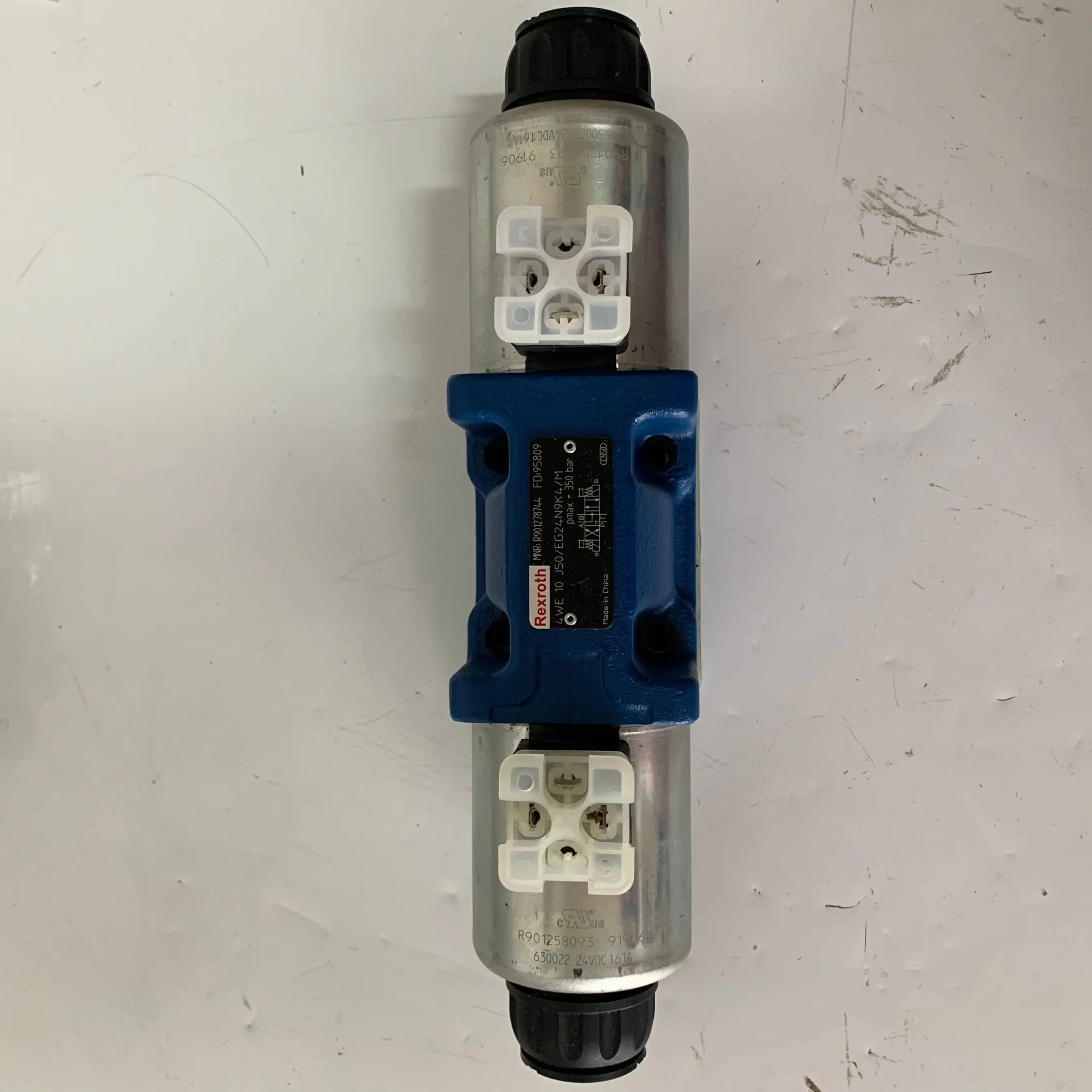 4WE 10 J5X/EG24N9K4/M 4WE10J5X/EG24N9K4/M R901278744 4WE10J50/EG24N9K4/M Rexroth origin solenid valve in stock hydraforce