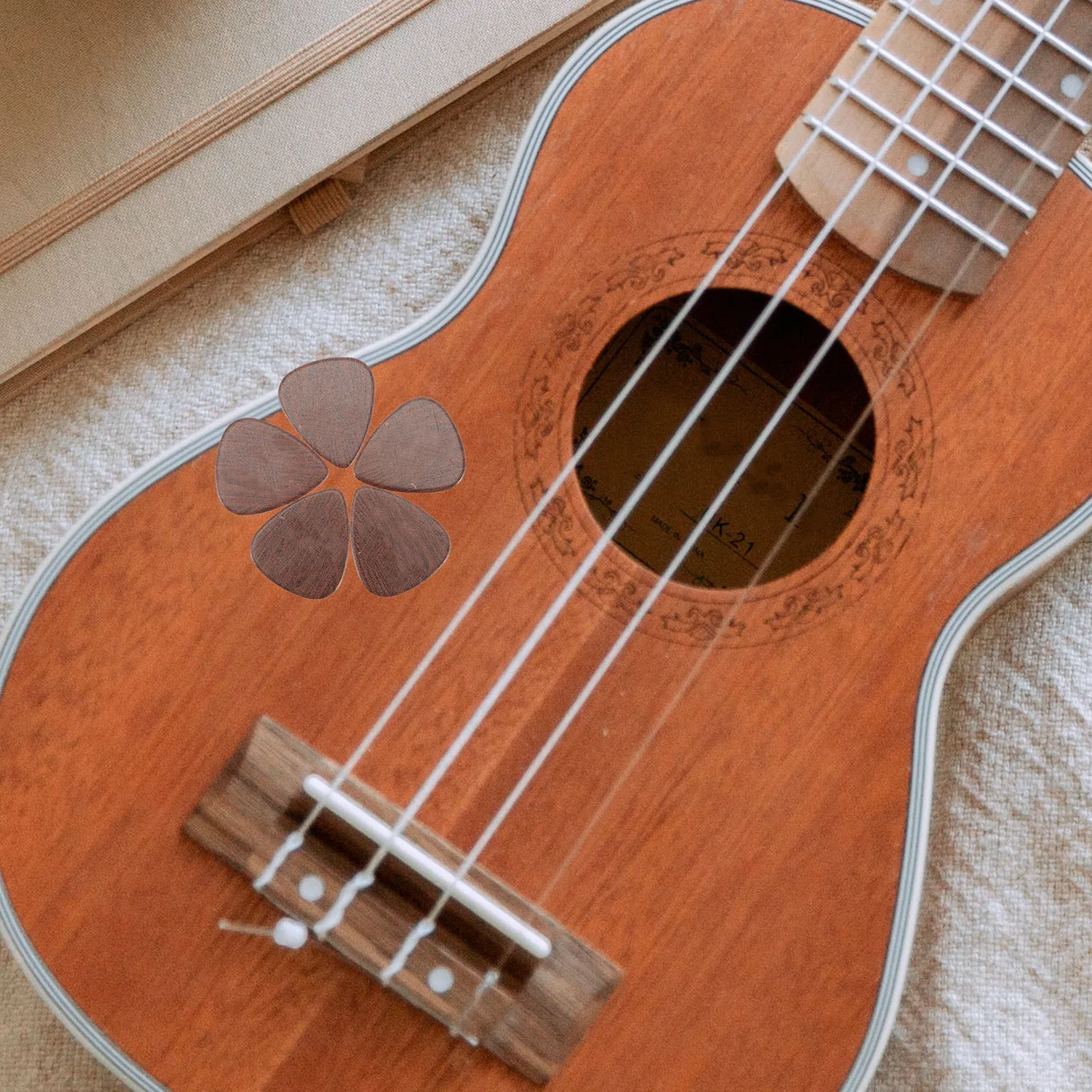 

5pcs Wooden Guitar Picks Lightweight Smooth For Folk Electric Ukulele Stringed Instruments Practice Replacement Parts