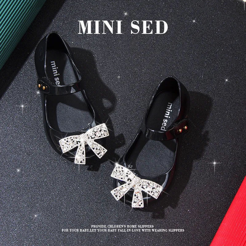 

Summer Minised Children's flat Shoes Fashion 2023 Girls' Sandals Baby Soft Soles Princess Shoes Girls Diamond Bow Shoes MS018