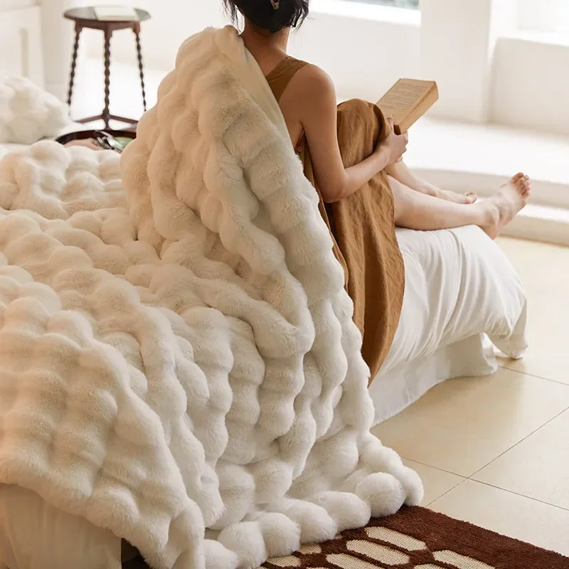 Winter luxurious warm and super comfortable blanket, winter high-end warm and comfortable sofa blanket, bubble velvet blanket