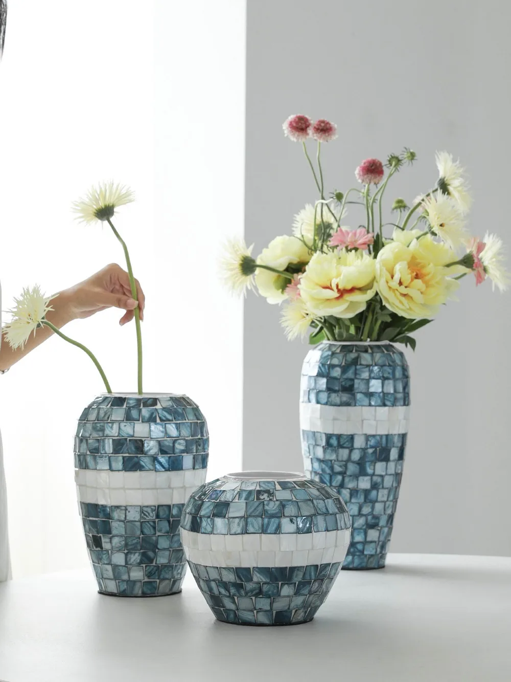 French Water Blue Painted Shell Vase Decorative Ornaments Guest Restaurant Table Water Culture Vase Home Decoration Vases