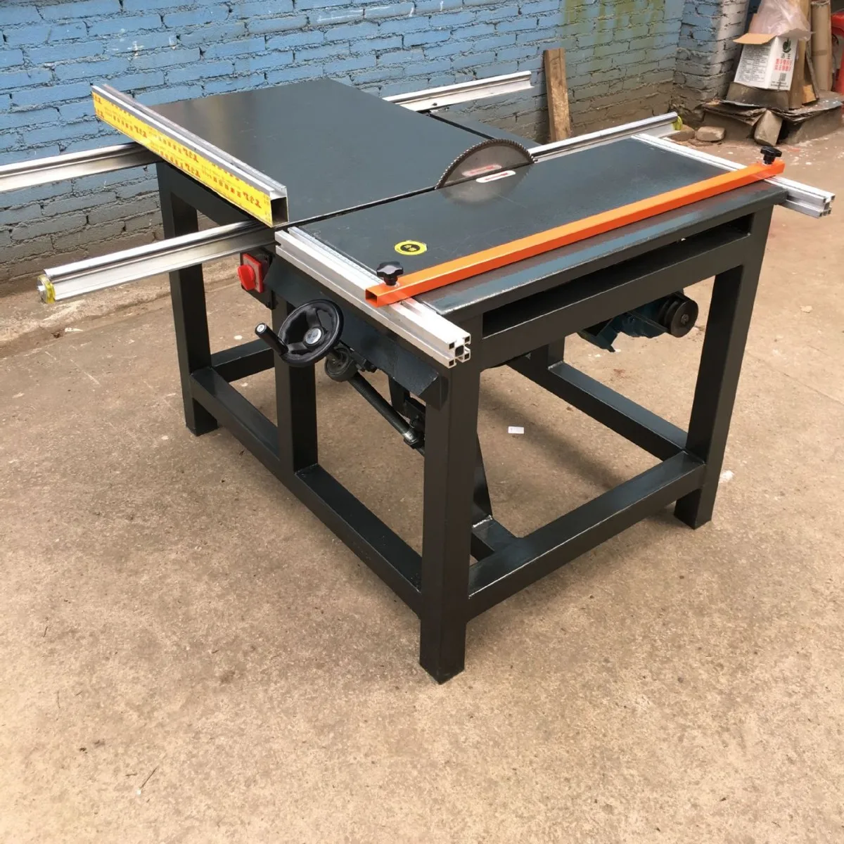 

1.5M woodworking machinery and equipment, simple push table saw, round rail 90 degree 45 degree precision panel saw, push table