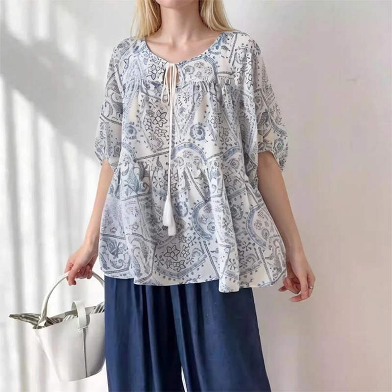 

100% шелковая блузка из крепового шелка тутового шелкопряда с коротким рукавом, свободного кроя, синяя с цветочным принтом, в стиле бэби-долл, повседневный топ-рубашка, пуловер M1515