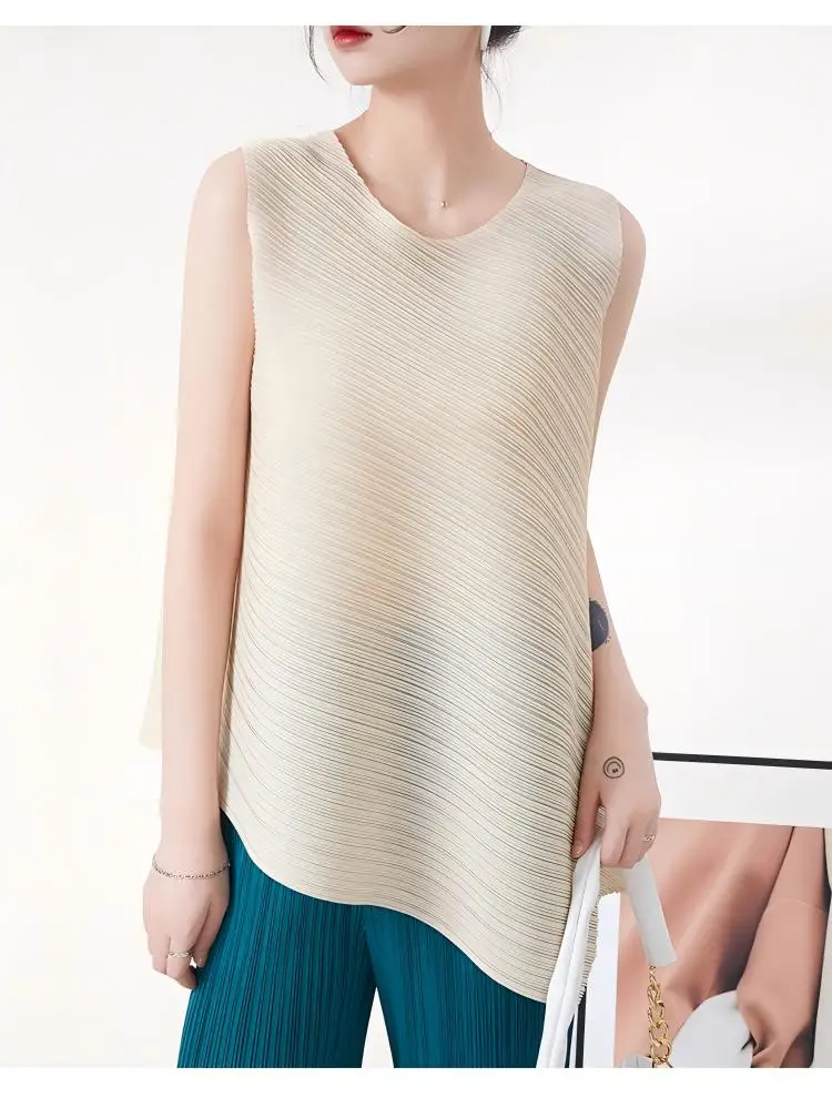 Miyake's short, pleated, uniquely designed women's summer style, asymmetrical loose plus-size sleeveless t-shirt.