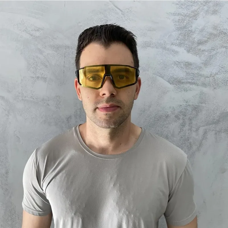 نظارات رياضية للرؤية الليلية عدسة صفراء للقيادة في الليل عدسة صفراء بإطار أسود