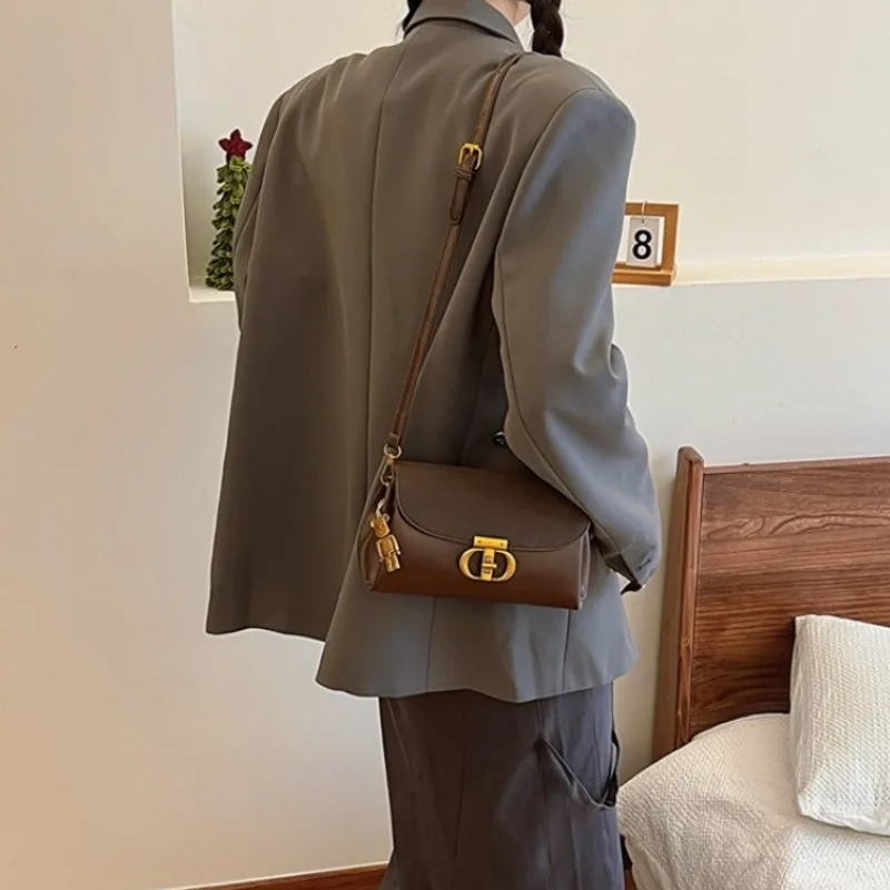 

Simple Back Pocket Design Crossbody Bag For Women Convenient Underarm Shoulder Bag For Phone Access