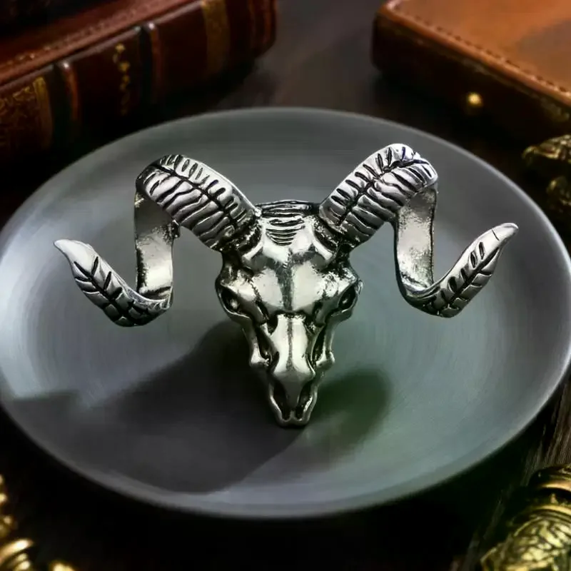 Ram Skull Brooch Vintage Polished Metal Finish Unique Gothic Design For Jacket Bag Decoration Daily Wear