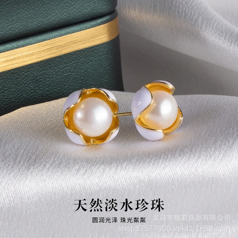 

Internet celebrity live broadcast with same design sense natural pearl stud earrings trendy spring fashion earrings wholesale