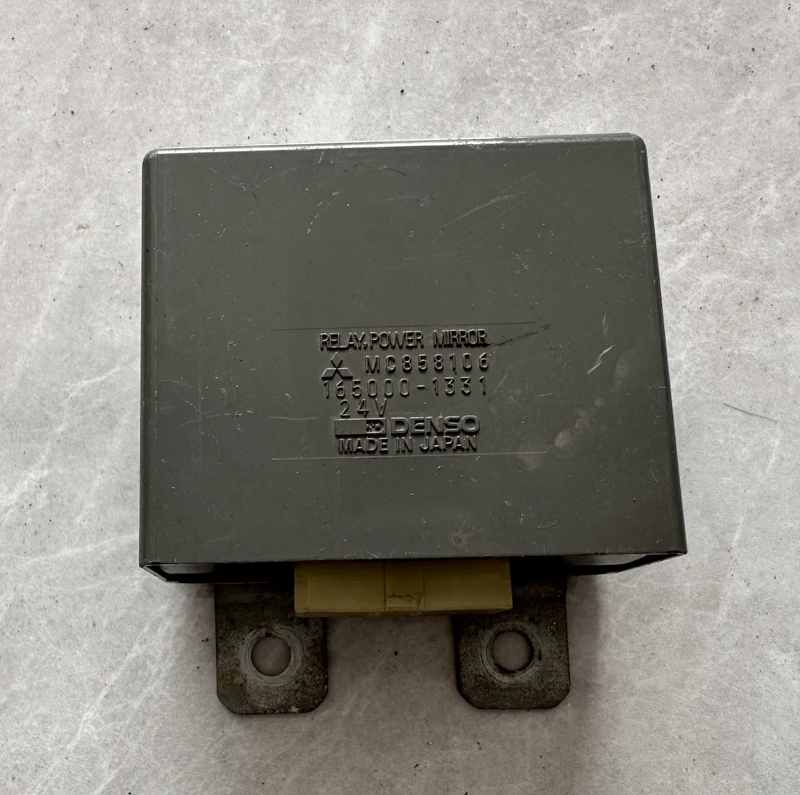 FOR MITSUBISHI FUSO TRUCK RELAY POEWR MIRROR MC858106 / 165000-1331 / 1650001331