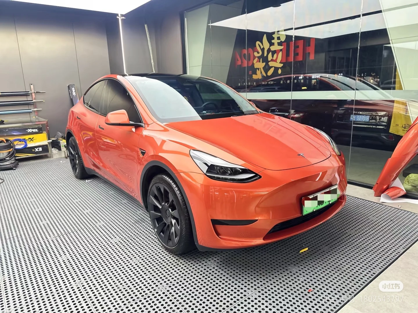 

PET Backing Car Wrap Material Glossy Metallic Vinyl And Carbon Fiber Wrap Gulf Orange