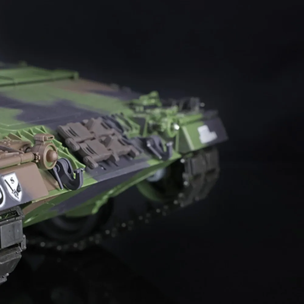 

Henglong 1/16 7.0 Plastic Leopard2A6 RTR RC Tank Barrel Recoil 3889 BBs Airsoft IR Combat Smoke Effect Chassis Retractable