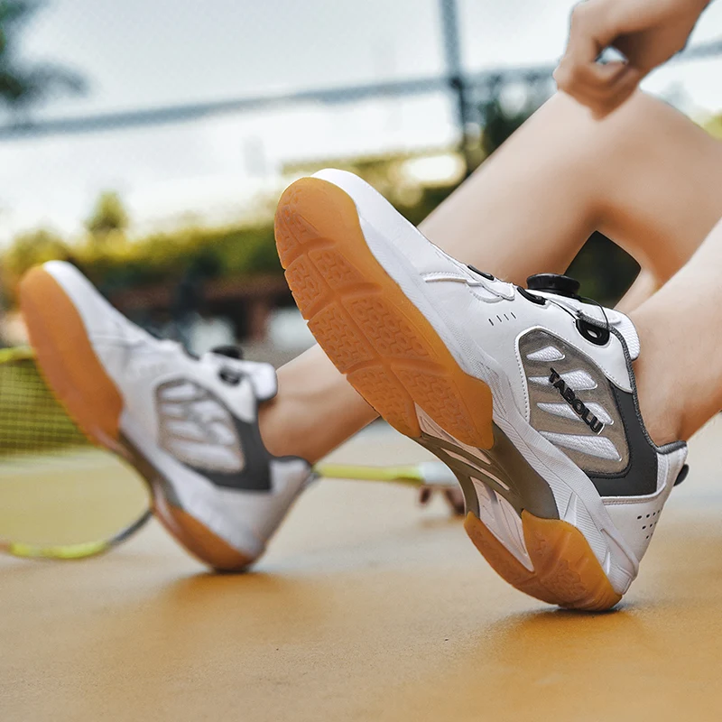 

Lightweight Badminton Shoes Men's Women's Tennis Squash Non-Slip Breathable Shoes Sneakers for Various Venues Size 36-45