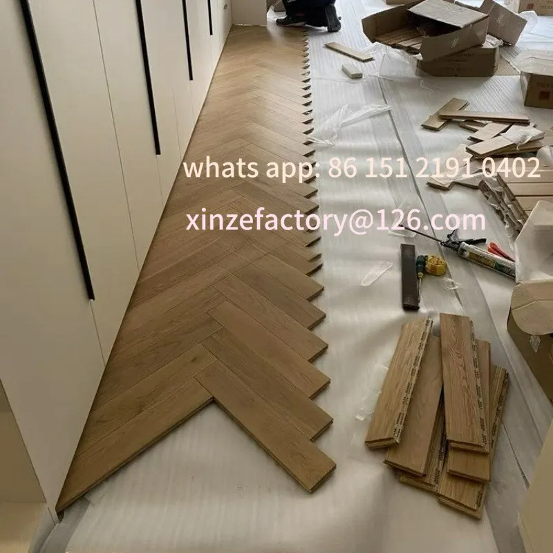 

Customizable solid wood herringbone floor