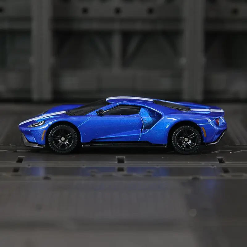 CCA 1:64 Ford GT 2017 de aleación con amortiguación, adecuado para coleccionar y se puede regalar como regalo de cumpleaños a amigos.