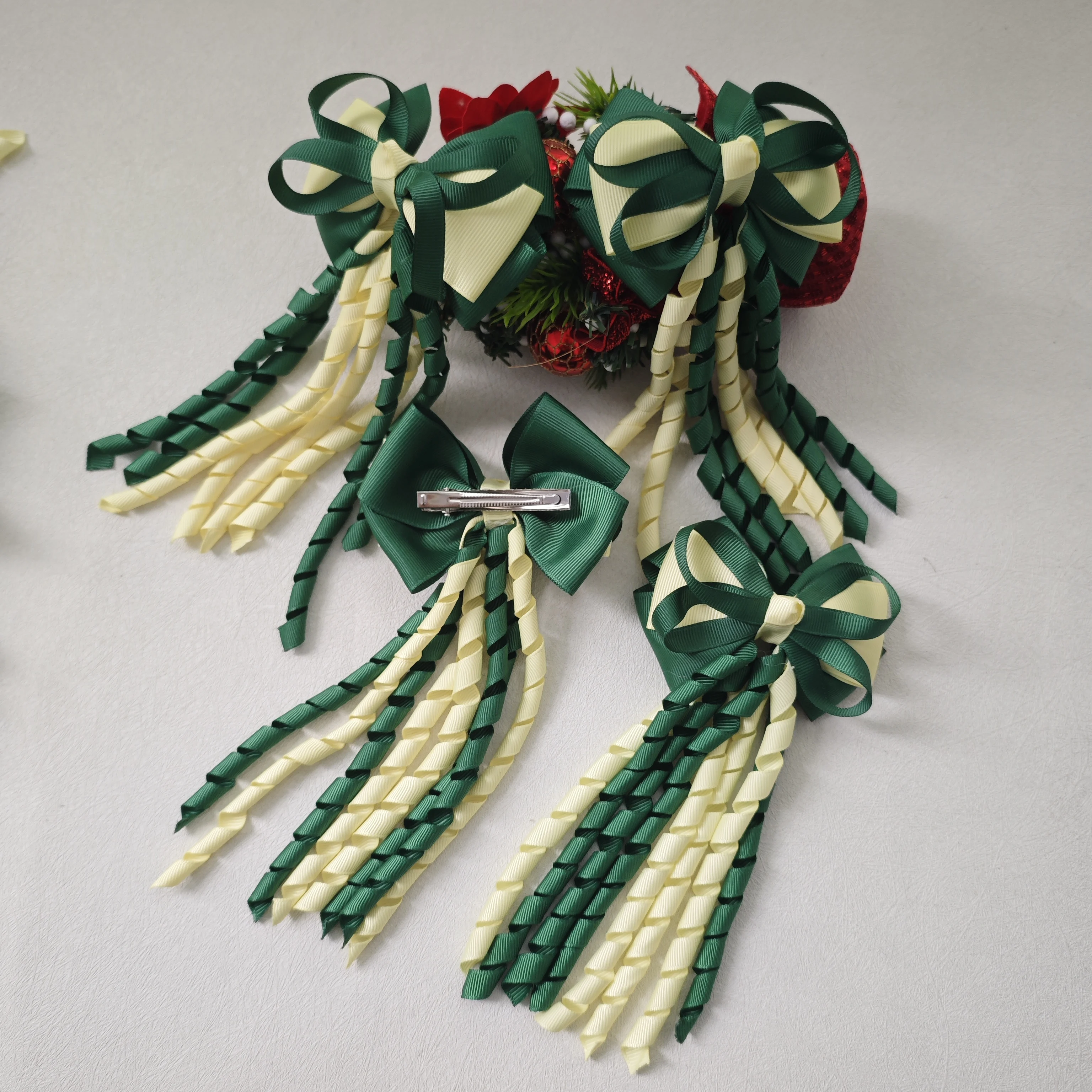 2PCS Two-Color Bow Curly Ribbon Tassel Hair Clips for Girls and a Ponytail Hairpin Are Suitable Daily Use and as Festival Gifts