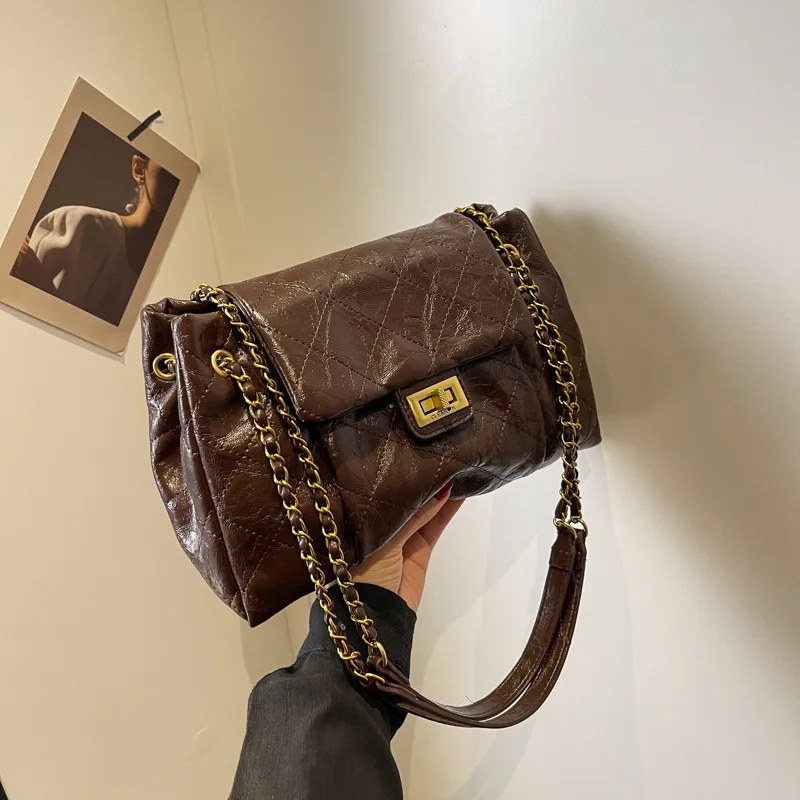 

Autumn and Winter Fashionable Retro Leisure Commuter Large Capacity Women's Underarm Shoulder Bag