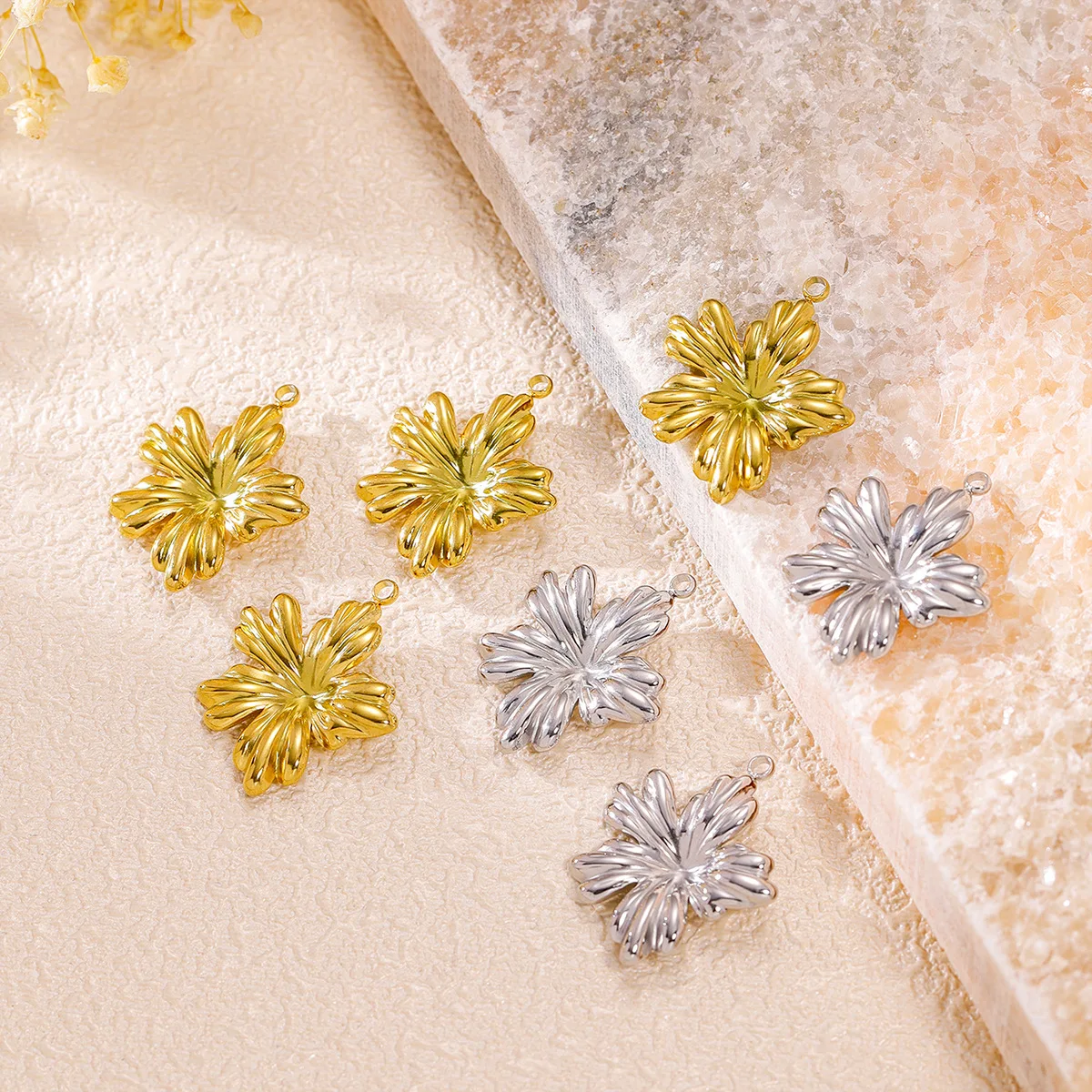 

3PCS Retro Stainless Steel Three-dimensional Flower Pendant Accessories Jewelry Handmade DIY Pendant Wholesale Direct Sales