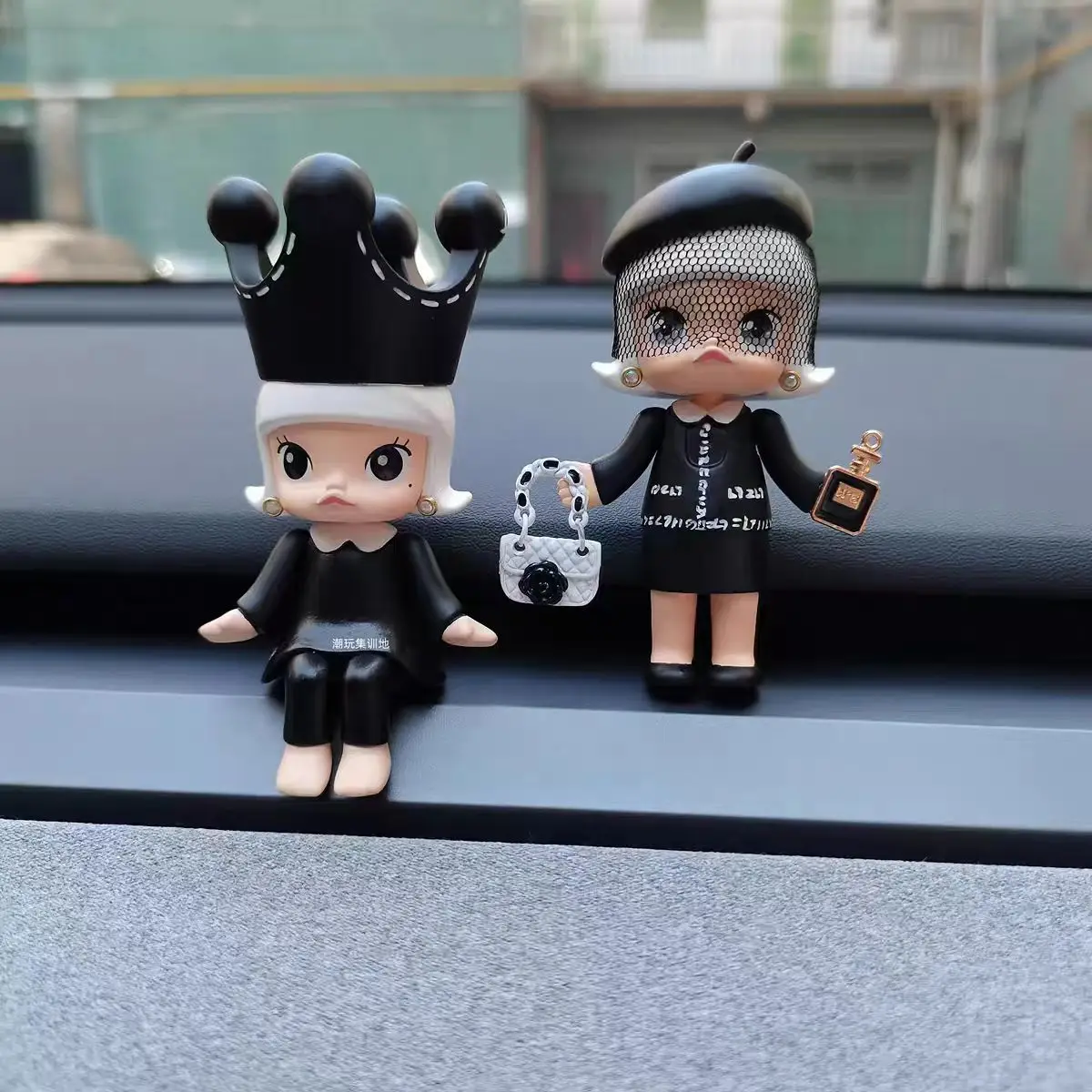 molly-voiture-daboard-pince-bulle-jouet-fragile-luxe-faion-voiture-decoration-interieure-cadeau-ecran-voiture-sortie-d'air-clip