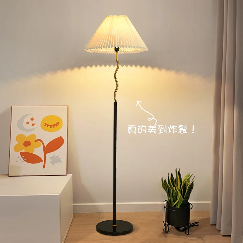 

Modern Luxury Nordic Floor Lamp Living Room Sofa Corner Home Decor Table led reading light Bedroom Bedside Standing Lamps golden