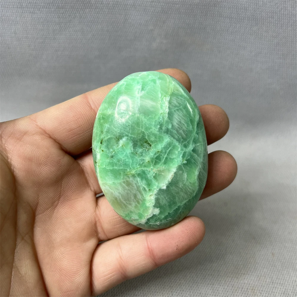 Green Moonlight Stone Play with Natural Crystal Stone Spirit Decoration Aquarium Witch Pray Meditation Reiki and Crystal Healing