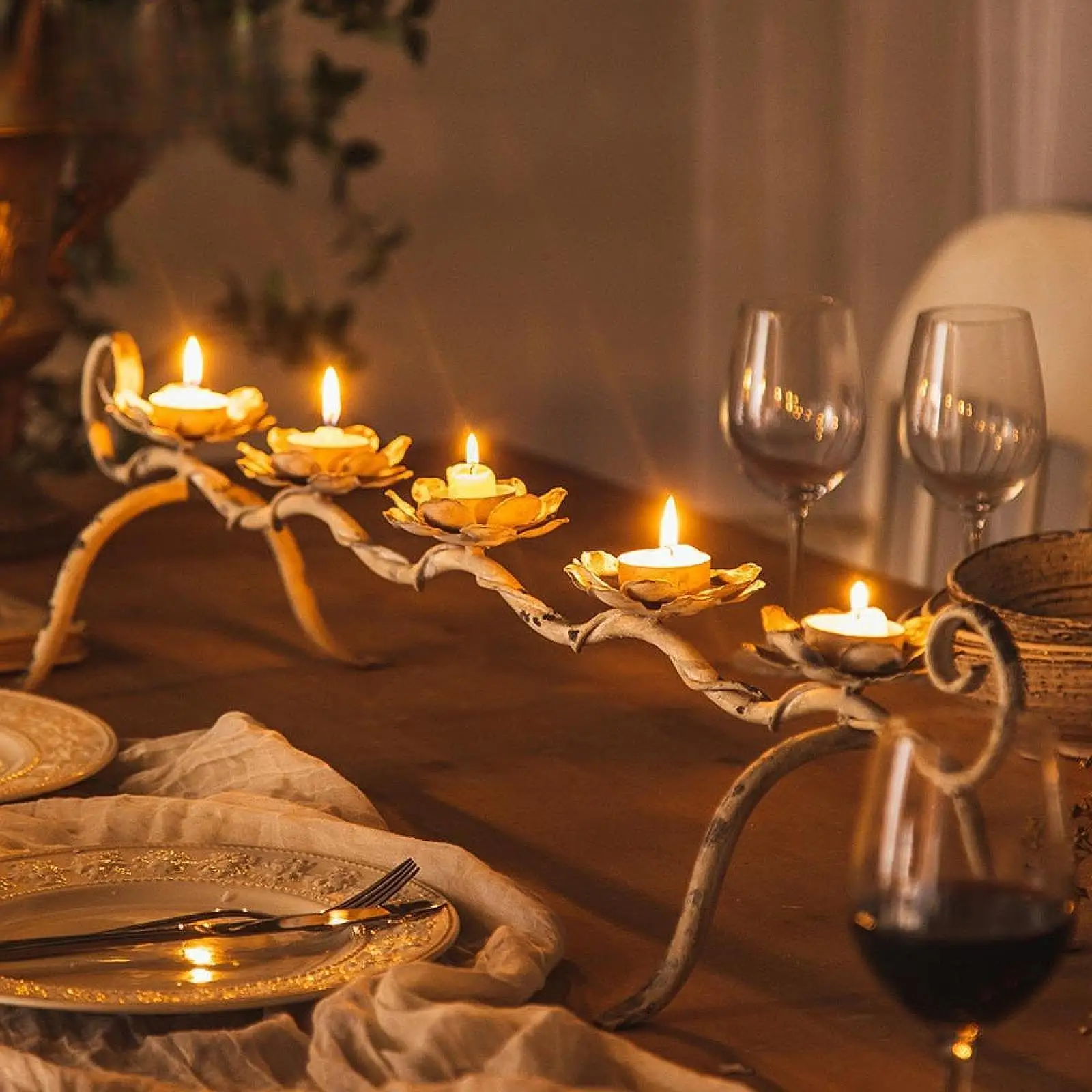 

Lotus Candelabra Candle Holder Candlestick Holder Decorative Candle Stand Pillar Candle Stand for Fireplace Tabletop Wedding