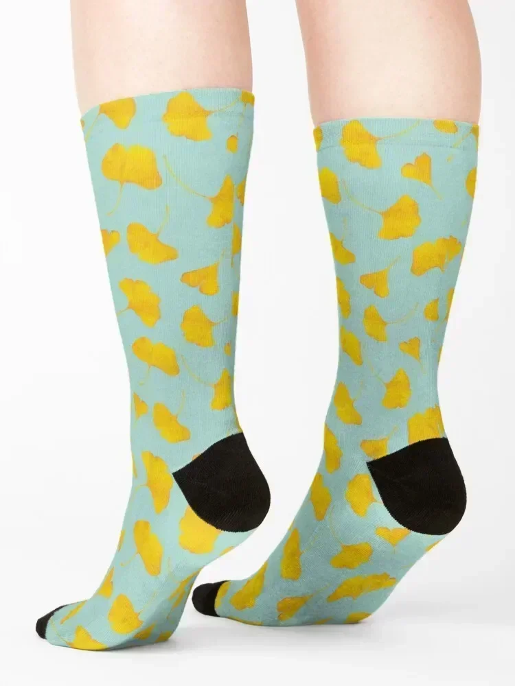 Hojas de Ginkgo dorado sobre fondo azul - Calcetines con patrón repetido de colores otoñales medias deportivas sueltas Calcetines para niño Mujer