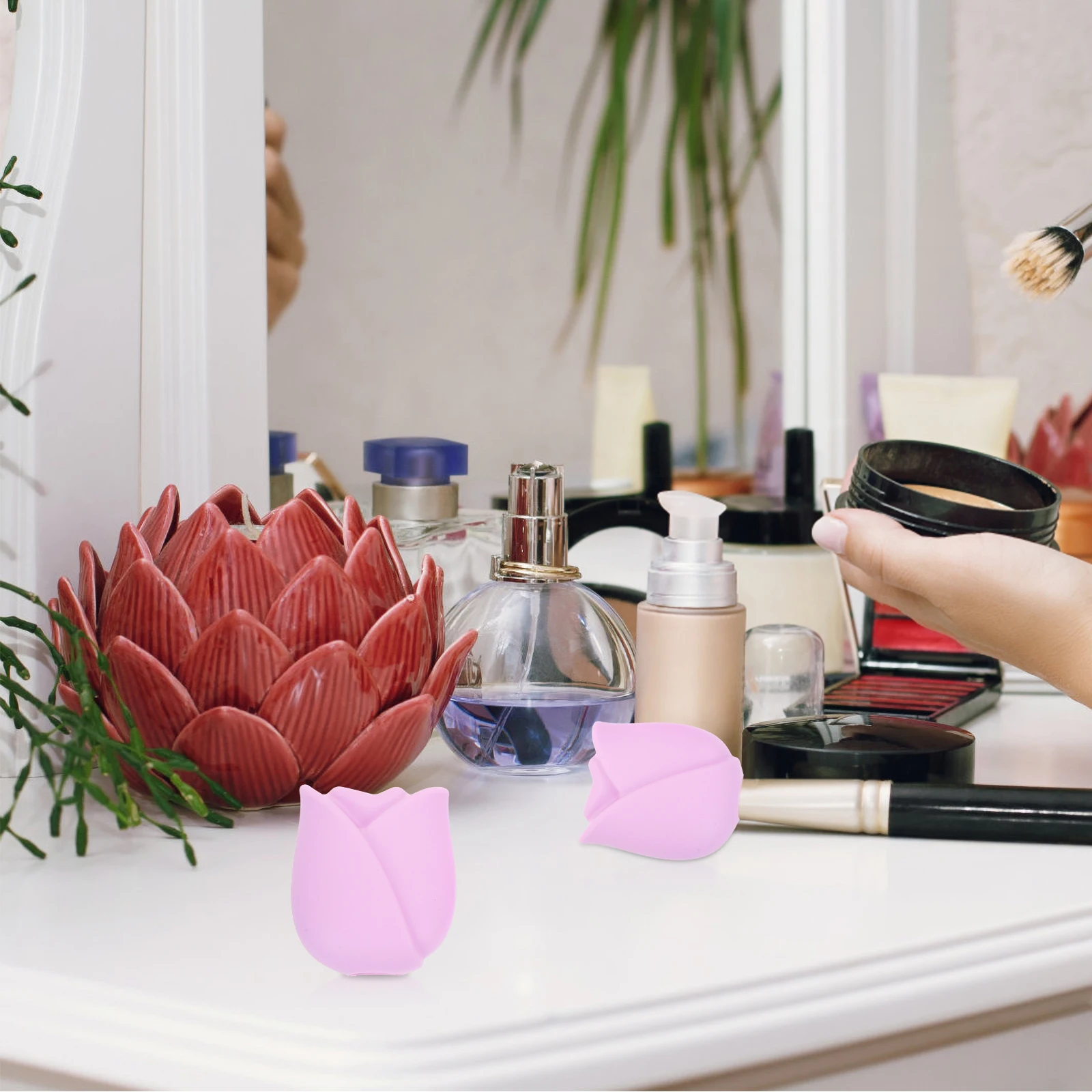 

3Pcs Silicone Makeup Brush Covers Rose Shape Exquisite Craftsmanship Ventilated Travel Holder Makeup Brush Holder