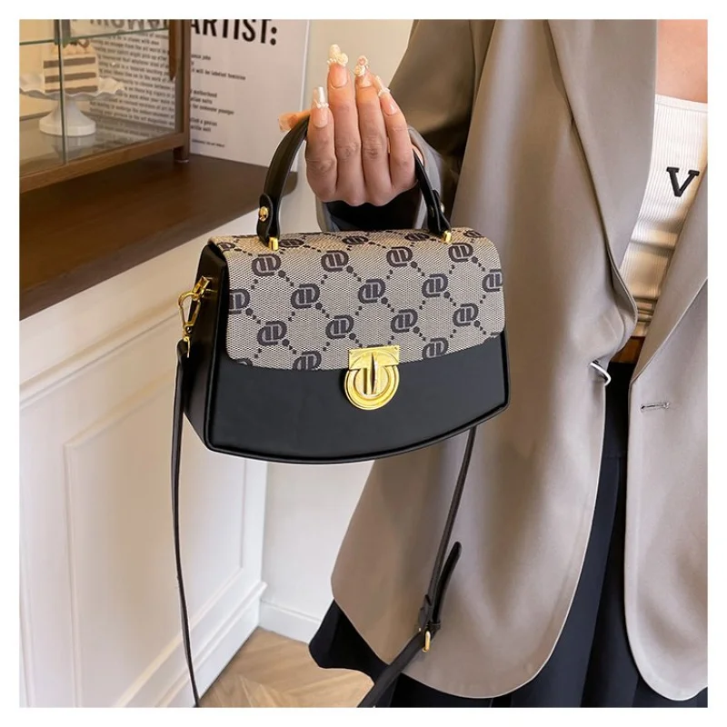 Hochwertige Damen-Tragetasche aus Rindsleder, die Paris mit geräumigem, weichem, täglichem, modernem Look bereitet ​