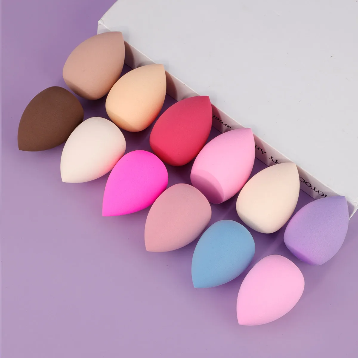 4 confezioni di uova di bellezza a goccia d'acqua bagnate e secche senza polvere, strumenti di bellezza per il trucco a contatto con acqua in un grande uovo di bellezza